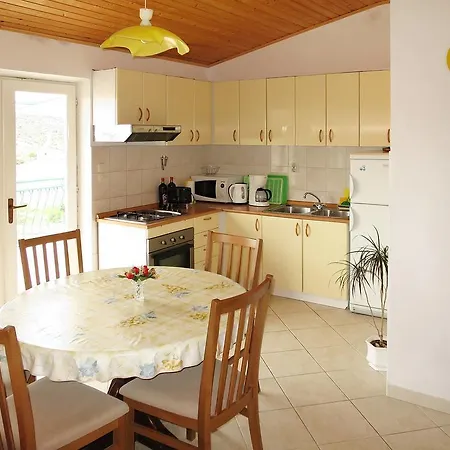 Haus Perisic Apartment Sevid