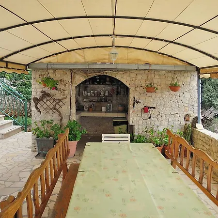 Haus Perisic Apartment Sevid