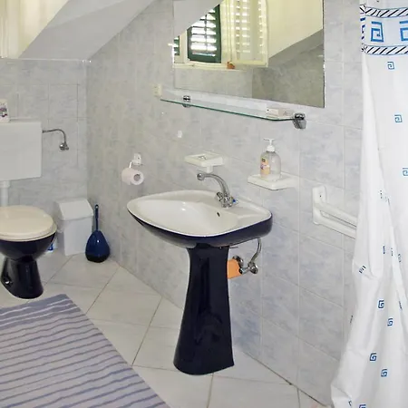 Haus Perisic Apartment Sevid